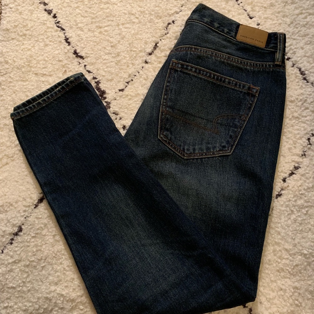 High Rise Girlfriend Jeans (American Eagle)